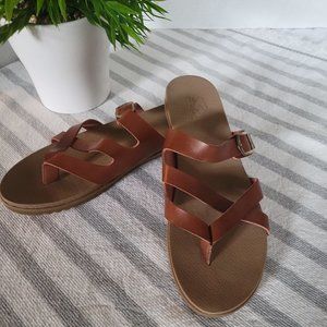 Softmoc "Sandy" Thong Leather Sandals